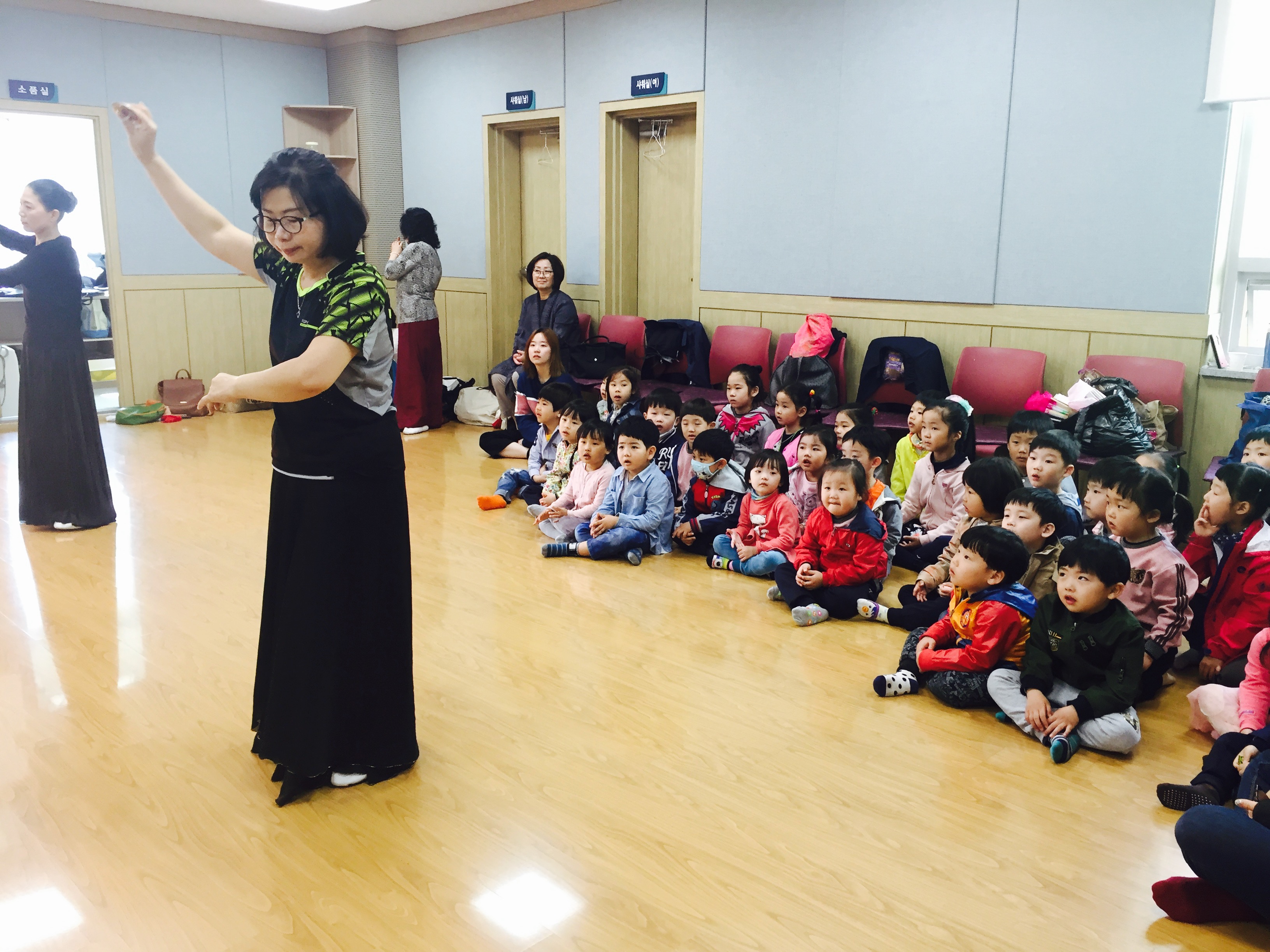 동그라미어린이집 견학2.jpg